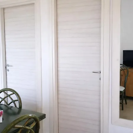 Terrazza Sul Mare Vacanze בית נופש קאפו ריצוטו